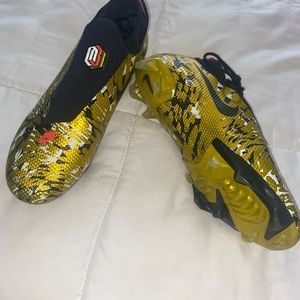 Mens size 10 Nike Vapor Edge pro OBJ gold cleats.